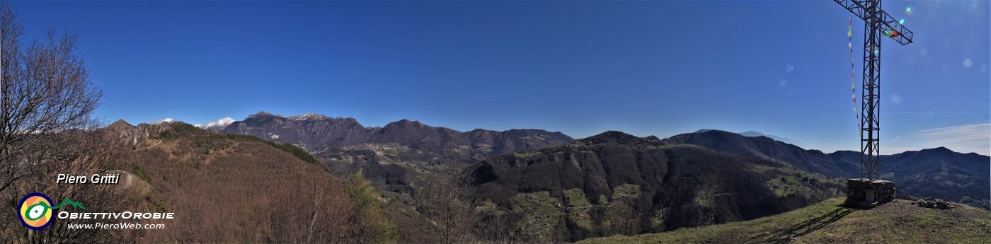 64 Vista panoramica dal Pizzo di Spino verso la Val Serina.jpg